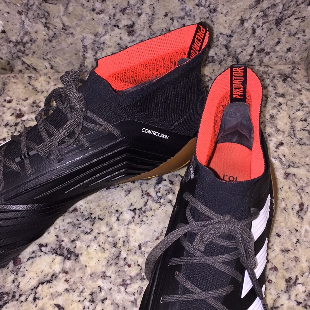 Men’s Soccer Cleats - Picture 3 of 5
